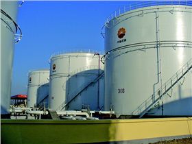 國際油價(jià)的低迷使中國的原油儲(chǔ)備大幅增加，如何進(jìn)行原油粗放型處理是亟需解決的問題。