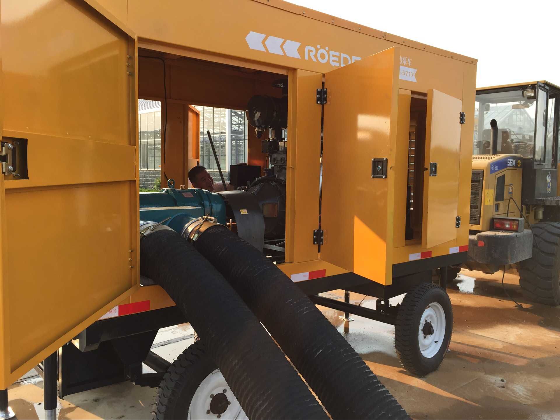 羅德防汛移動(dòng)泵車試車現(xiàn)場(chǎng) 羅德防汛移動(dòng)泵車試車現(xiàn)場(chǎng)